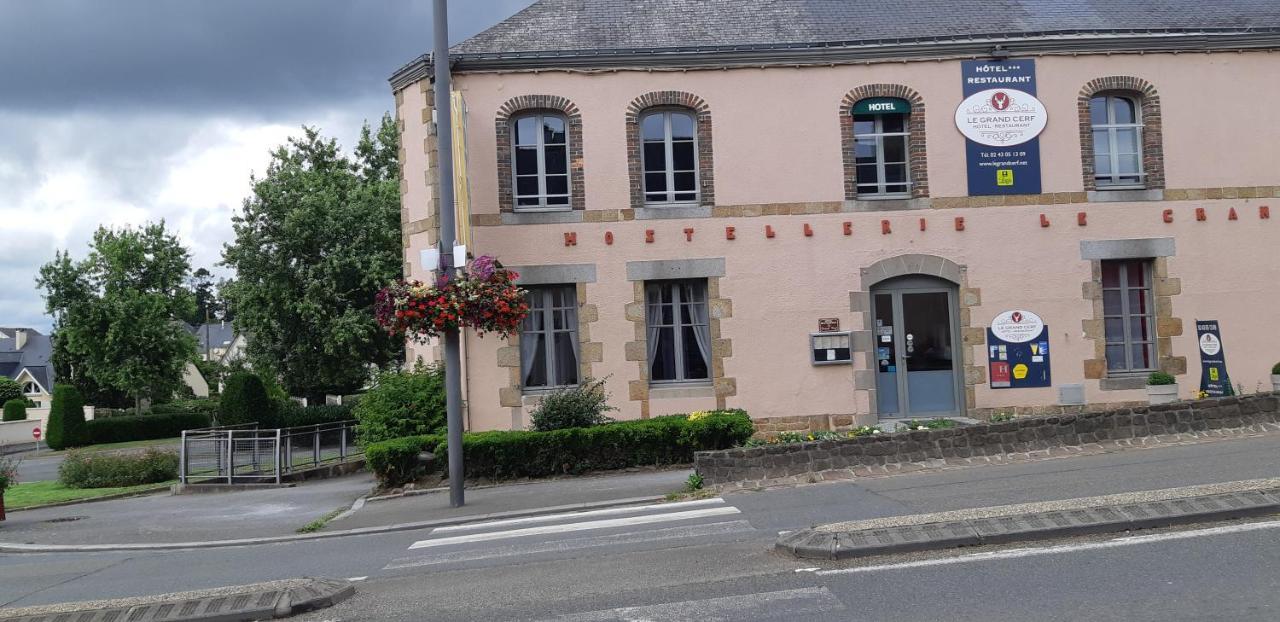 Logis Hotel Le Grand Cerf Ernée 外观 照片