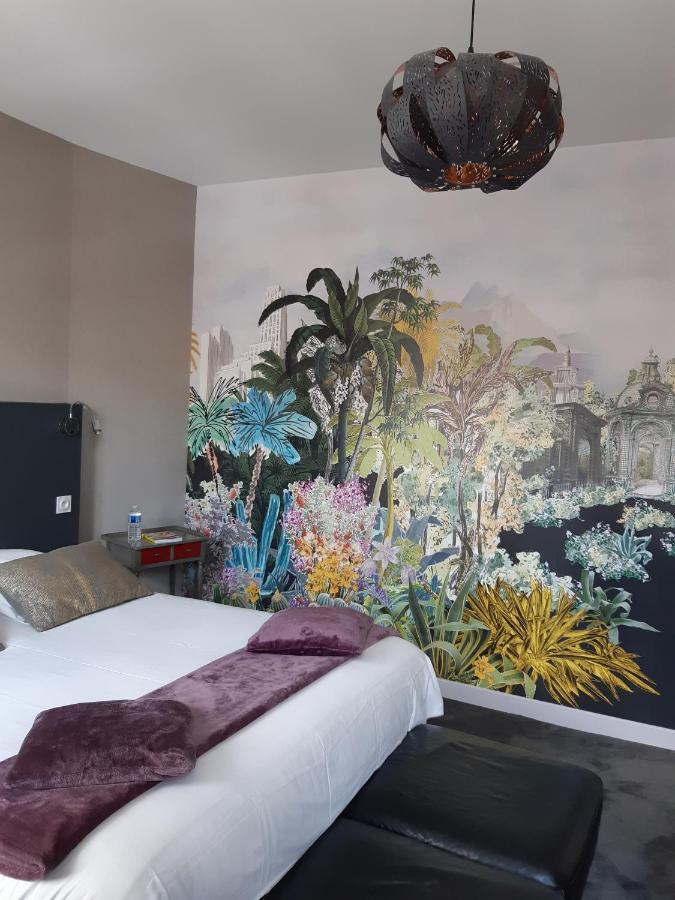 Logis Hotel Le Grand Cerf Ernée 外观 照片