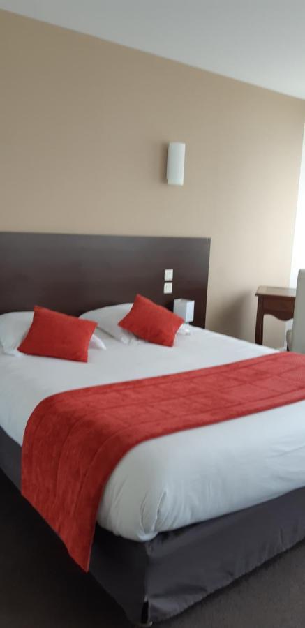 Logis Hotel Le Grand Cerf Ernée 外观 照片