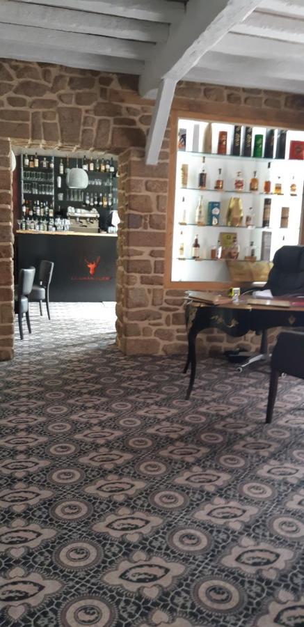 Logis Hotel Le Grand Cerf Ernée 外观 照片