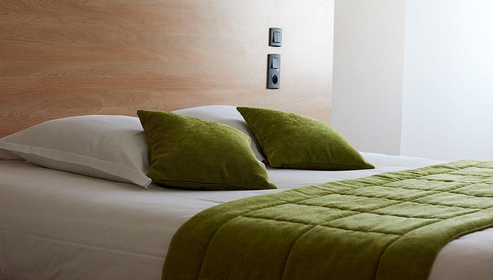 Logis Hotel Le Grand Cerf Ernée 外观 照片